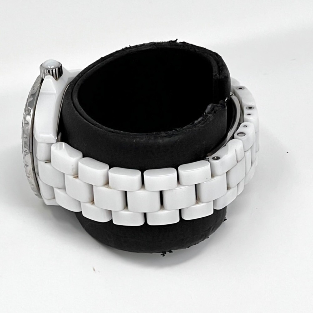 Chanel J12 White Ceramic Diamond Bezel Watch Swiss Made H0968 H0967 - Picture 4 of 7